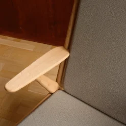 Poul M. Volther J53 - Lænestol - Eg - Taupe Sale