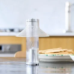 Laura Bilde U14 Sletterhage - Bordlampe - Portable Outlet